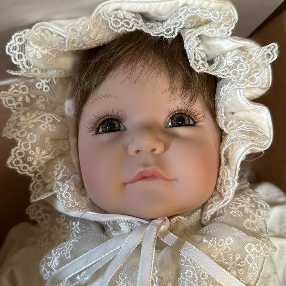 Adora Christening Doll (VINTAGE) - Picture 4 of 5